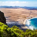 Home2book Lanzarote Sunset & Jacuzzi House