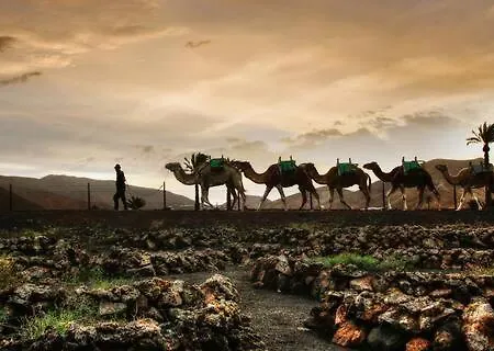 Home2book Lanzarote Sunset & Jacuzzi House Дом отдыха