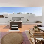 Home2book Lanzarote Sunset & Jacuzzi House בית נופש