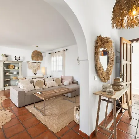 Home2book Lanzarote Sunset & Jacuzzi House بيت للعطل