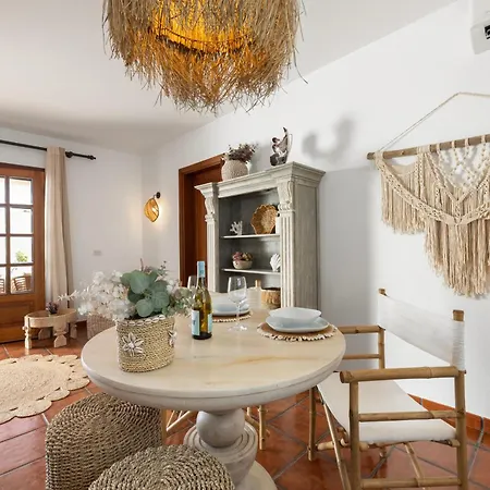 Home2book Lanzarote Sunset & Jacuzzi House تشاركو ديل بالو