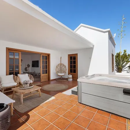 بيت للعطل Home2book Lanzarote Sunset & Jacuzzi House *