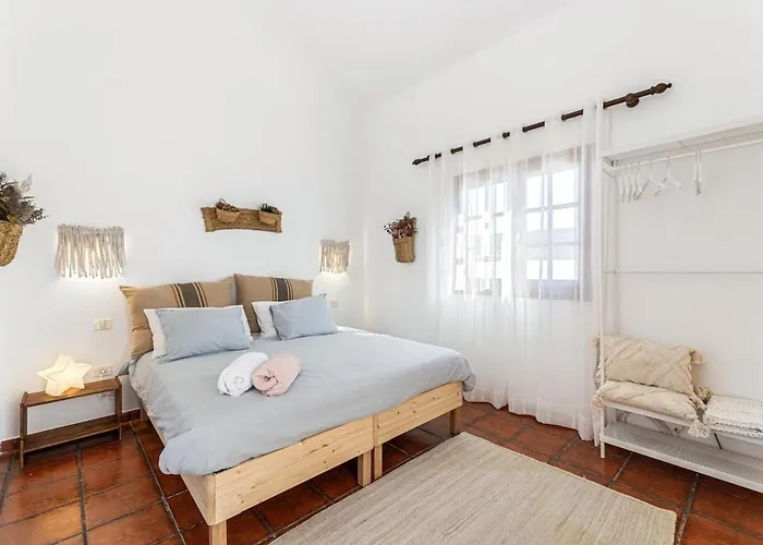 Ferienhaus Home2book Lanzarote Sunset & Jacuzzi House