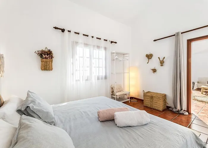 Ferienhaus Home2book Lanzarote Sunset & Jacuzzi House *