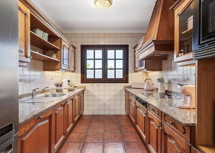 Ferienhaus Home2book Lanzarote Sunset & Jacuzzi House Charco del Palo