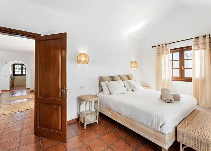 Ferienhaus Home2book Lanzarote Sunset & Jacuzzi House